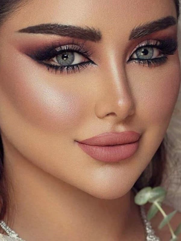 آرایش چشم اسموکی