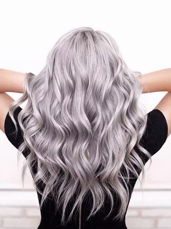 1. رنگ موی دودی نقره‌ای