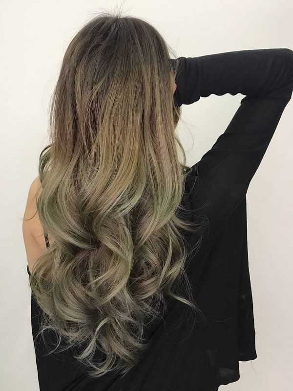 2. رنگ موی دودی زیتونی