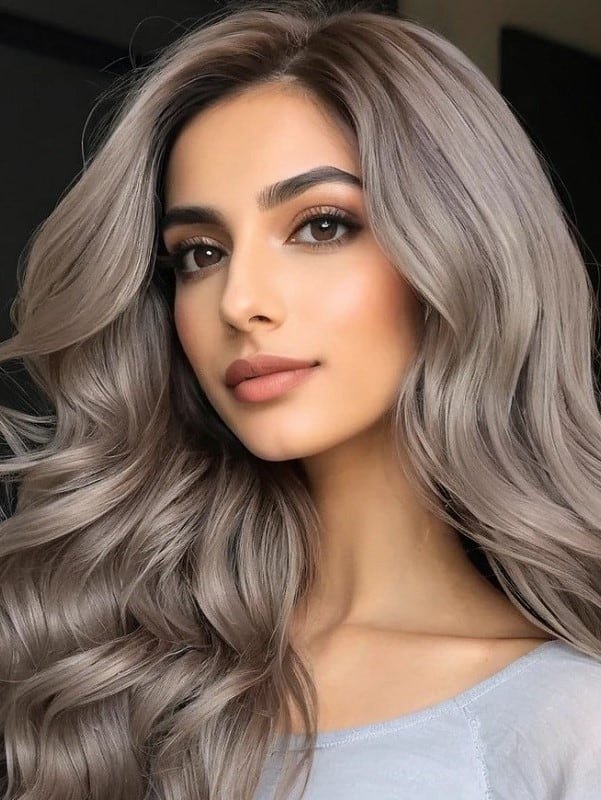 5. رنگ موی دودی بلوند